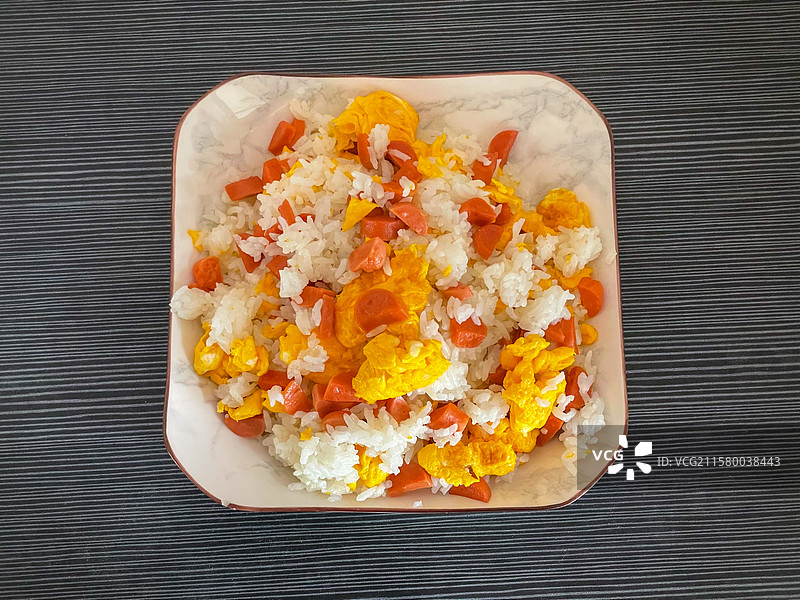 火腿蛋炒饭图片素材