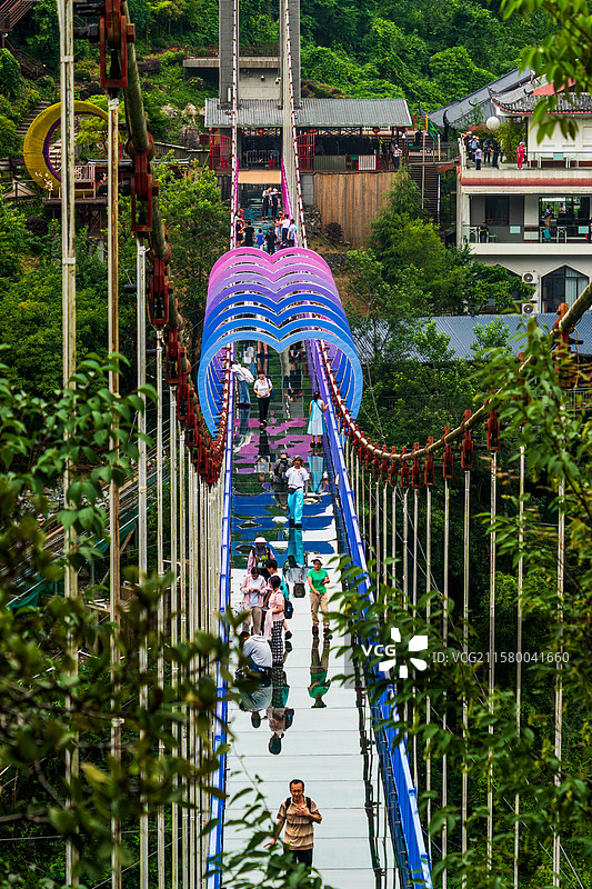 国家4A景区湖北恩施地心谷玻璃桥网红打卡点图片素材