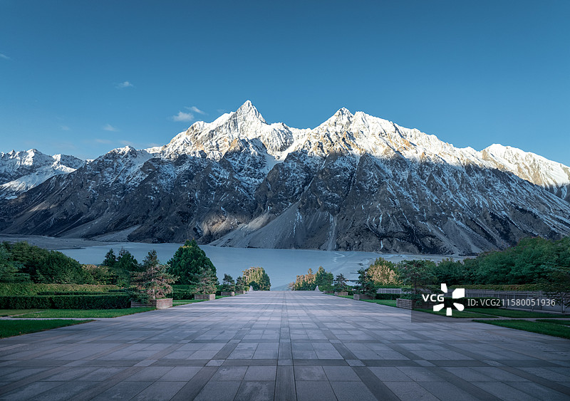 雪山地面广场背景，雪山背景，地面广场，汽车广告背景图，产品展台，电商背景图片素材