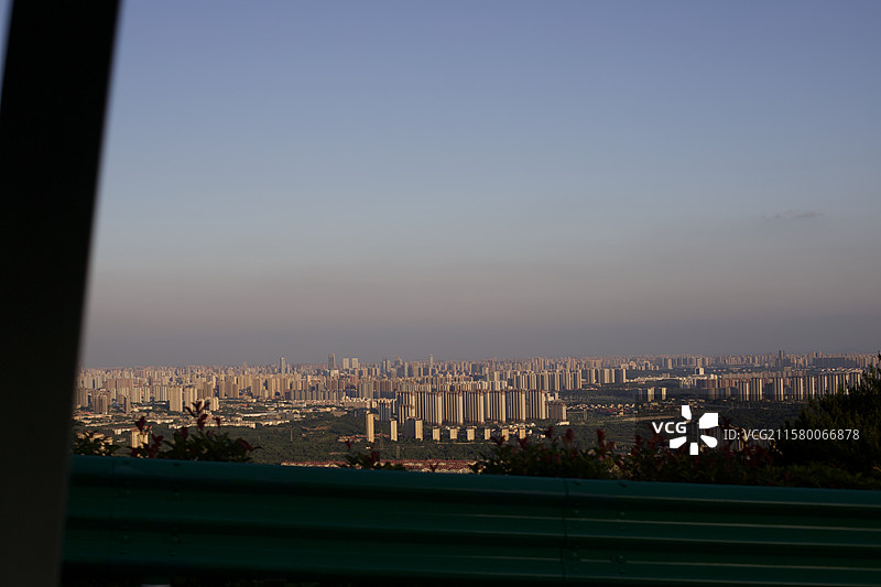 南昌市城市天际线 梅岭盘龙峰 夕阳城市图片素材