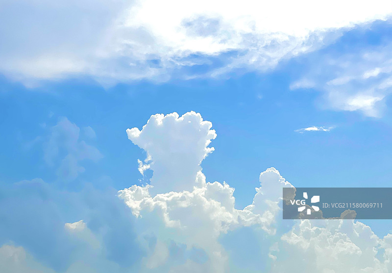 美丽的蓝天白云像只小猫爪图片素材