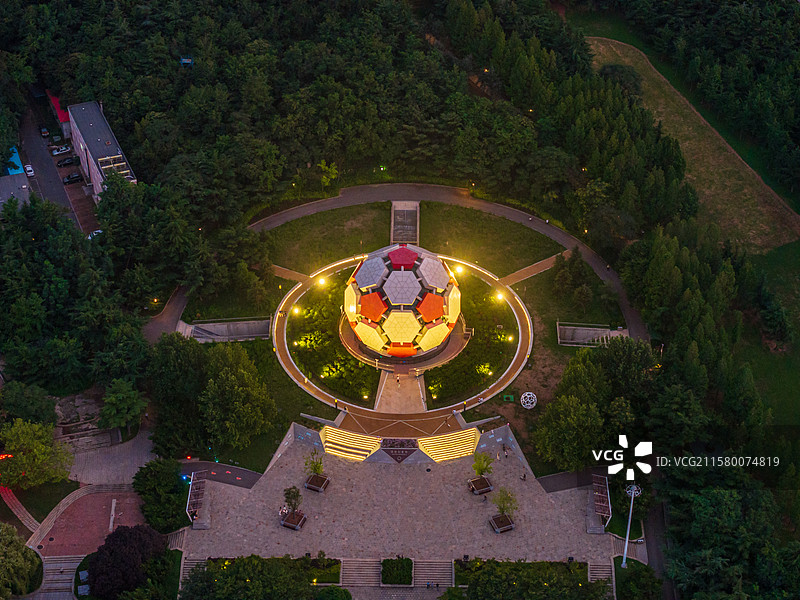 大连足球城地标建筑夜景图片素材