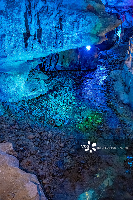 玉华洞 第二洞厅：溪源洞地下暗河 喀斯特地貌溶洞 福建三明将乐县玉华古洞风景名胜图片素材