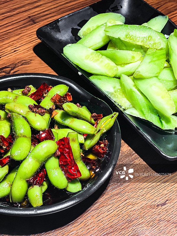 江苏泰州兴化的特色夜宵烧烤和熏烧鹅图片素材