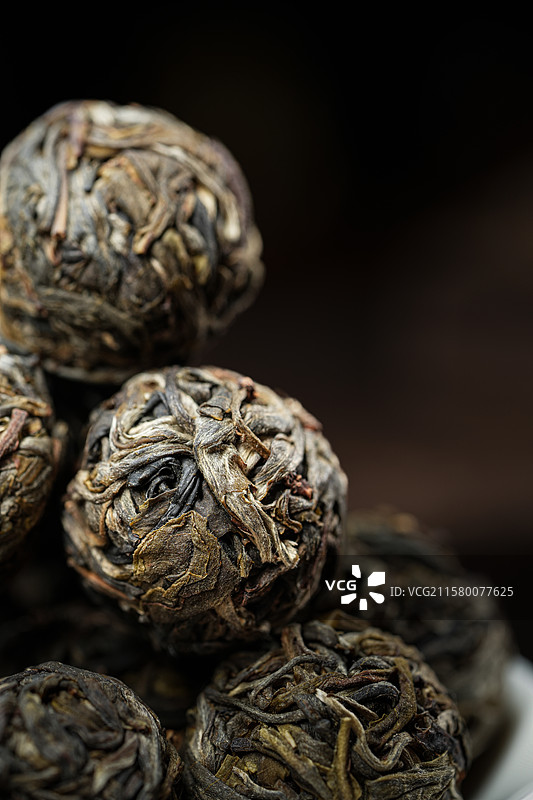 室内拍摄的普洱茶生茶图片素材