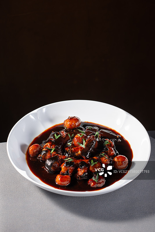 独头蒜烧冰糖河鳗图片素材