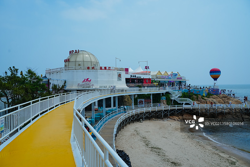 河北省秦皇岛市北戴河区碧螺塔海上酒吧公园图片素材