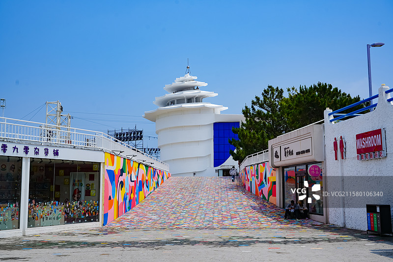 碧螺塔  河北省秦皇岛市北戴河区碧螺塔海上酒吧公园图片素材