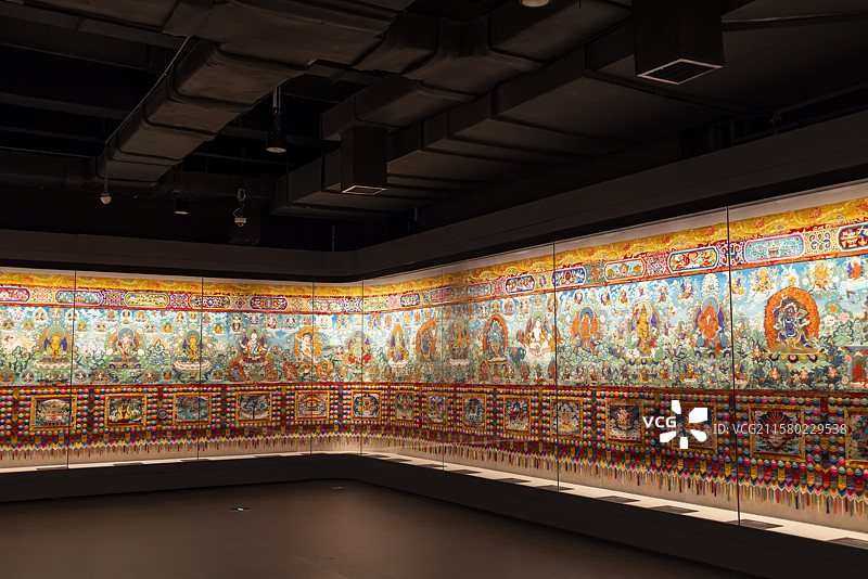 青海藏文化博物馆世界最长唐卡图片素材