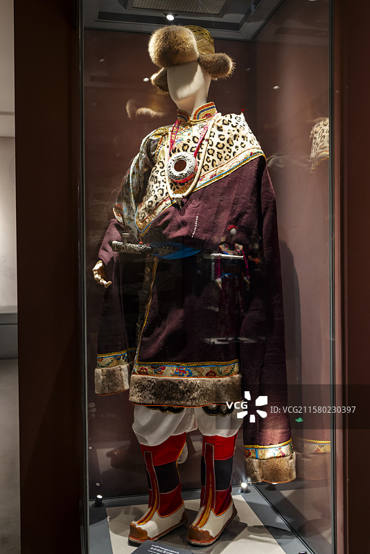 西藏安多地区男子服饰图片素材