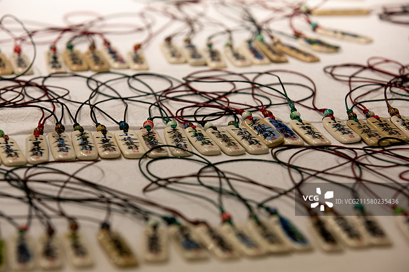 精美手工编织手链展示图片素材