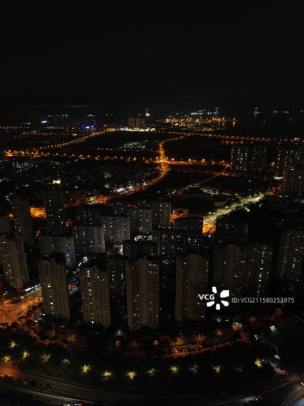 航拍视角记录厦门翔安南部新城日新月异的变化，夜景越来越漂亮嘞图片素材