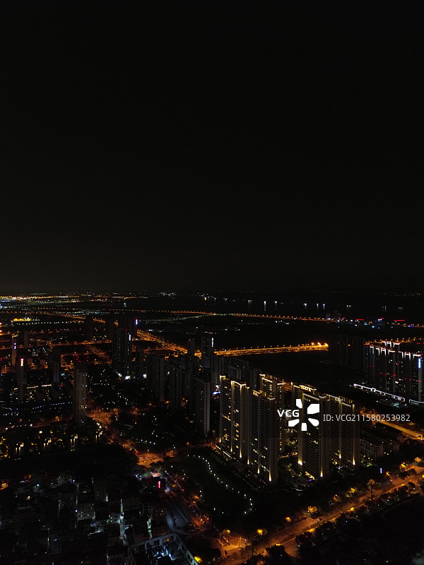 航拍视角记录厦门翔安南部新城日新月异的变化，夜景越来越漂亮嘞图片素材