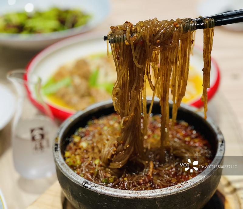 蚂蚁上树图片素材