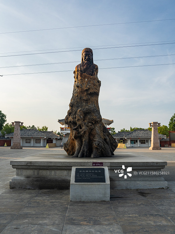 河南省漯河市许慎文化园许慎雕像图片素材