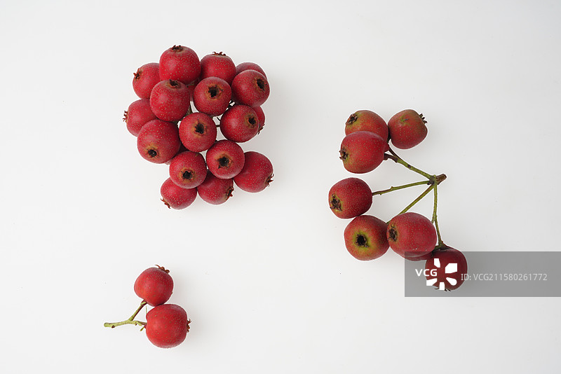 鲜红诱人的山楂果实图片素材