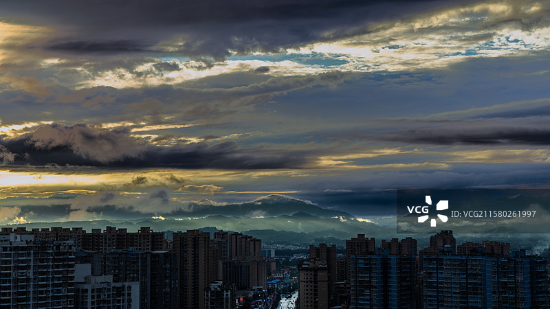 四川省开江县县城日落时分景色图片素材