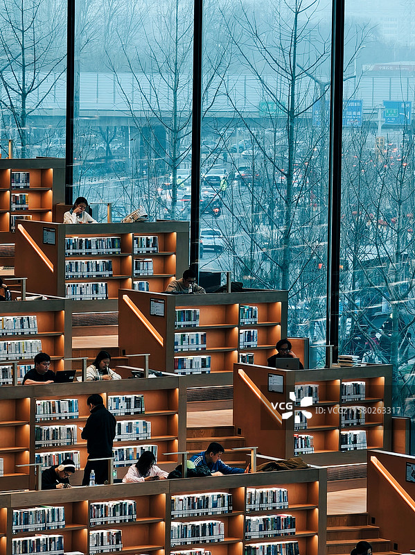 窗畔求知场图片素材