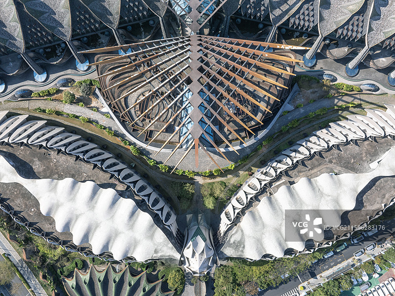 广东深圳未来科技感超前建筑群玛丝菲尔大厦图片素材