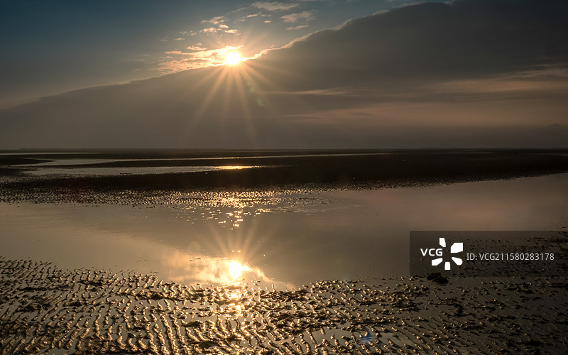 【京岛万尾金滩夕阳】图片素材