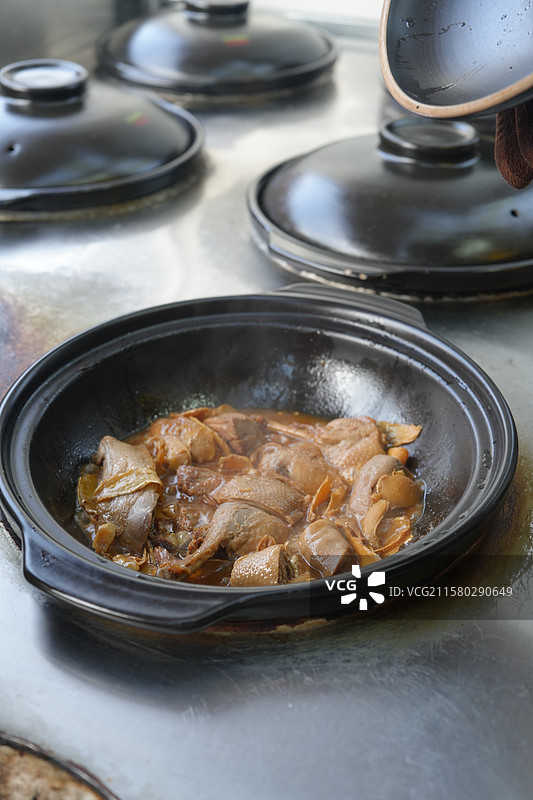 姜母鸭，盐烧番鸭，盐烧姜母鸭，鸭子，鸭肉，泉州姜母鸭，泉州美食，泉州菜，闽菜，美食，美味，餐饮，食物图片素材