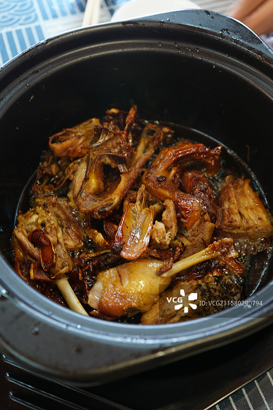 姜母鸭，盐烧番鸭，盐烧姜母鸭，鸭子，鸭肉，泉州姜母鸭，泉州美食，泉州菜，闽菜，美食，美味，餐饮，食物图片素材