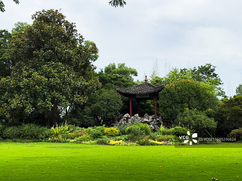 杭州，西湖，花港观鱼，藏山阁图片素材