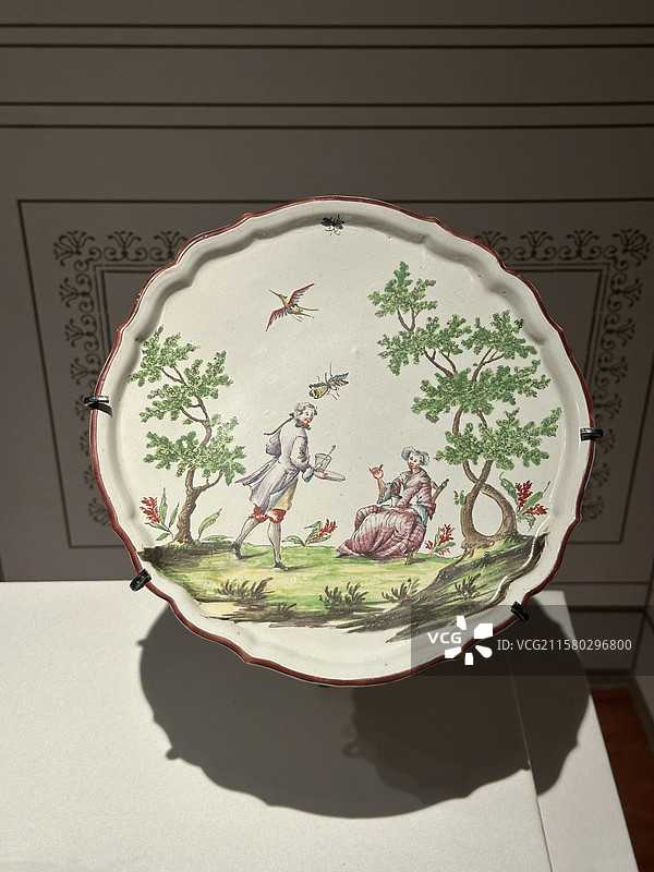 盘子，典雅之冠-18世纪意大利宫廷生活与艺术展览，广东省博物馆展览的文物图片素材