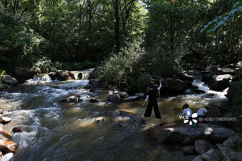 吉林太平沟，瀑布，深林，小路，休闲，避暑，图片素材