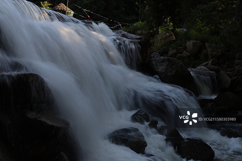 吉林太平沟，瀑布，深林，小路，休闲，避暑，图片素材