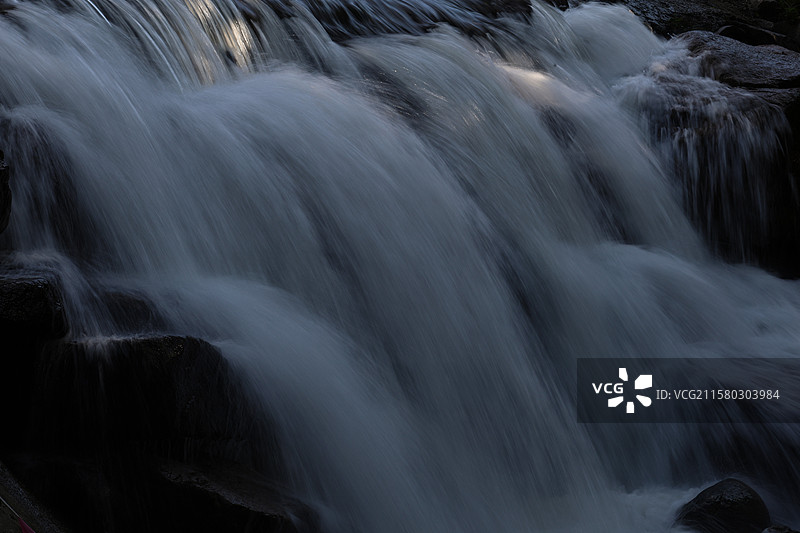 吉林太平沟，瀑布，深林，小路，休闲，避暑，图片素材