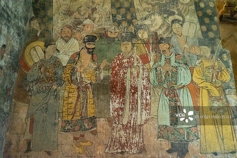 中国山西临汾洪洞县广胜寺下寺旅游景区，水神庙明应王殿内求雨图和龙王降雨图元代壁画，室内人像图像摄影图片素材