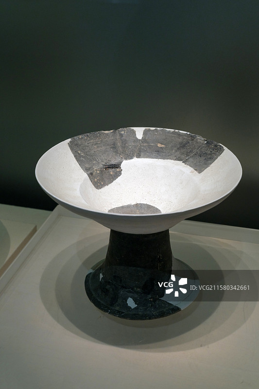 屈家岭文化陶器 新石器时代 澧县鸡叫城遗址出土 中国国家博物馆“古代中国陈列”图片素材