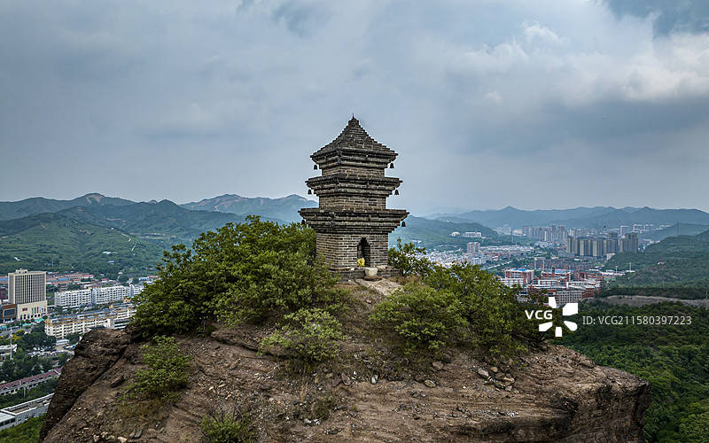 河北省承德市双滦区双塔山双塔图片素材