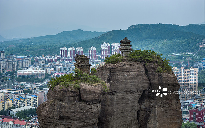 河北省承德市双滦区双塔山双塔图片素材
