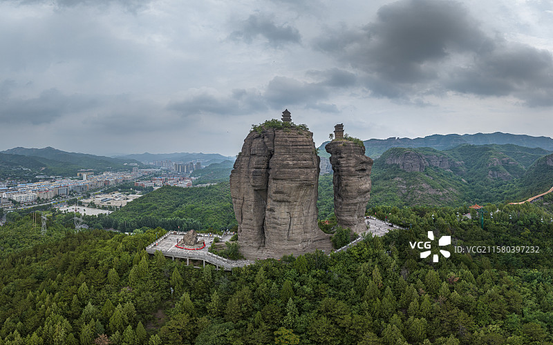 河北省承德市双滦区双塔山双塔图片素材