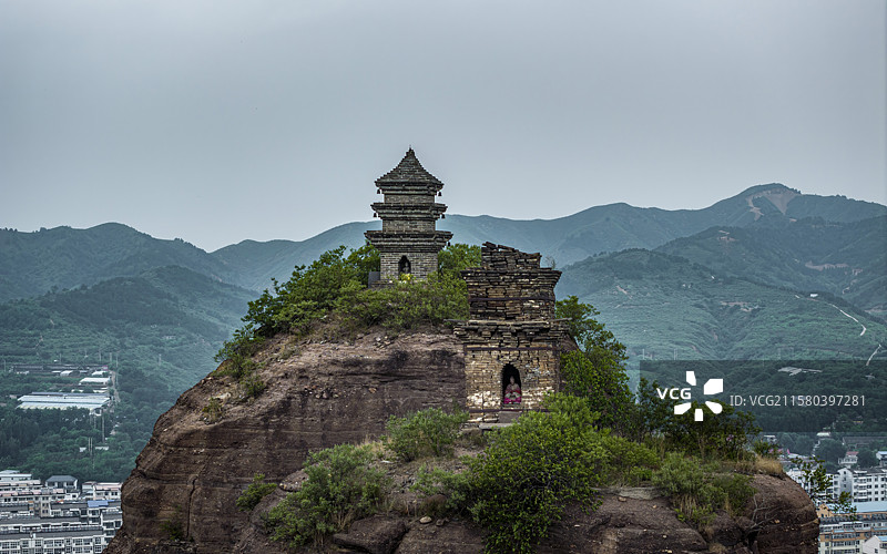 河北省承德市双滦区双塔山双塔图片素材