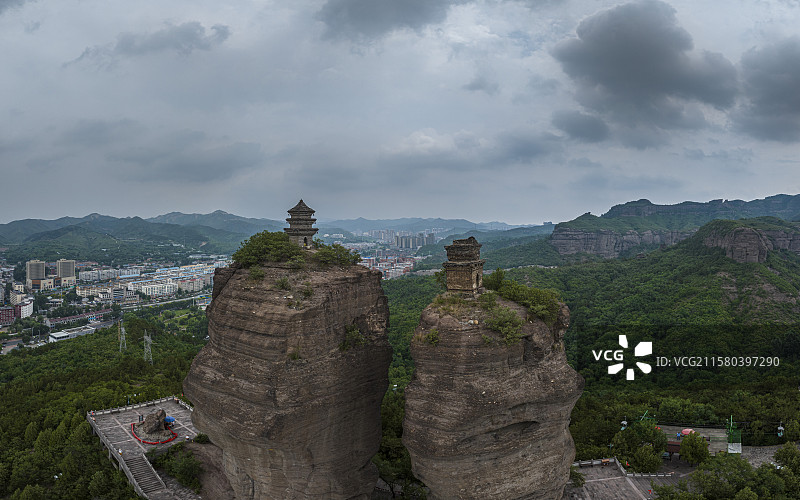 河北省承德市双滦区双塔山双塔图片素材