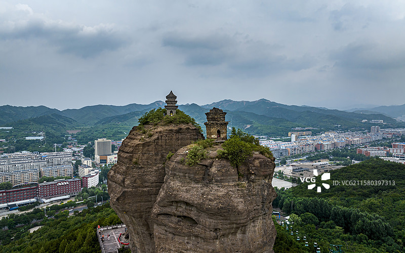 河北省承德市双滦区双塔山双塔图片素材