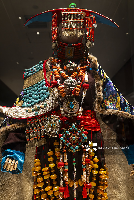 藏族服装阿里普兰女子服饰图片素材