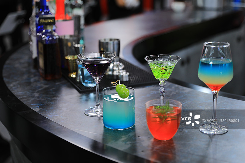 创意鸡尾酒的艺术盛宴图片素材