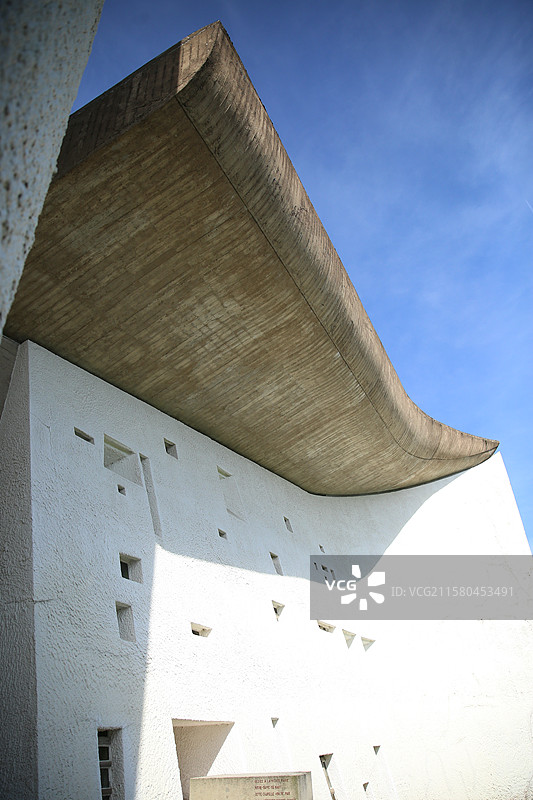 勒·柯布西耶法国朗香教堂：光与自然的耳朵图片素材