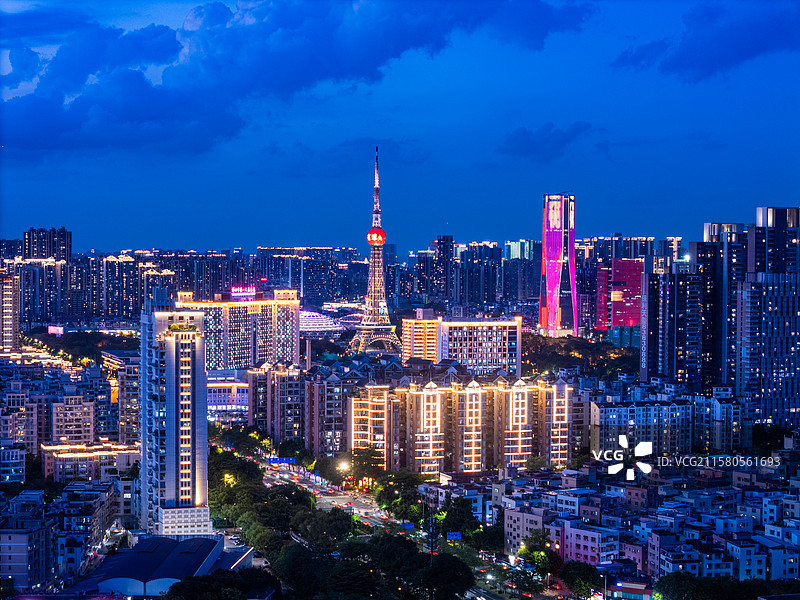 佛山岭南明珠体育馆城发中心夜景航拍图片素材