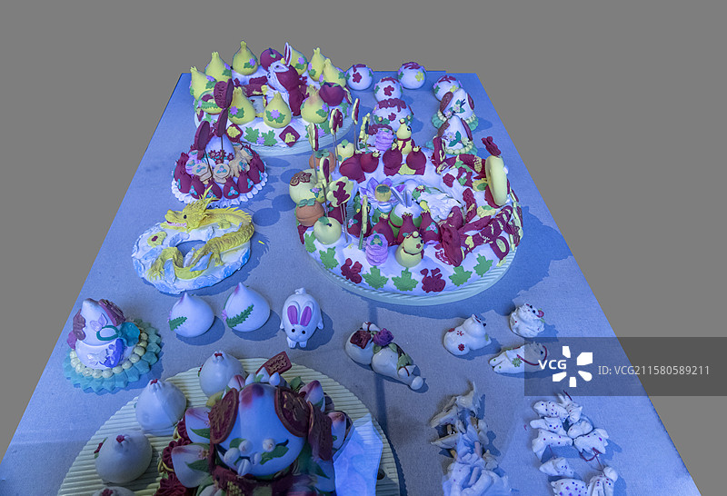 内蒙古包头市博物馆“民俗文化展”：面塑（民间过时过节用麦面手工捏制的花馍，当地汉族民间传统艺术之一）图片素材