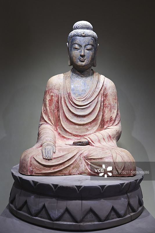 甘肃武威天梯山石窟坐佛塑像图片素材