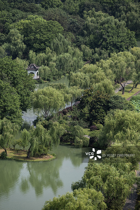 扬州大明寺栖灵塔俯瞰瘦西湖和扬州城图片素材