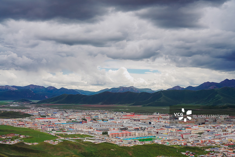 青海玛沁县风光图片素材