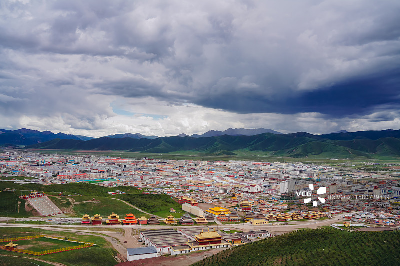 青海玛沁县风光图片素材