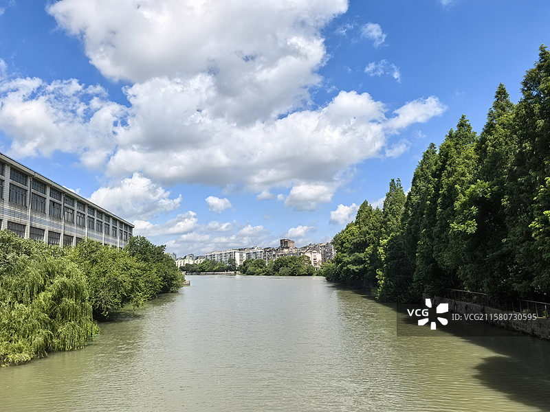 广角拍摄白荡河图片素材