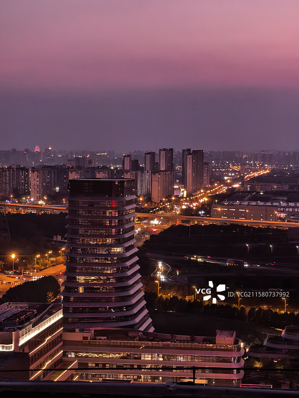 《夜色》—— 合肥滨湖区云谷路图片素材
